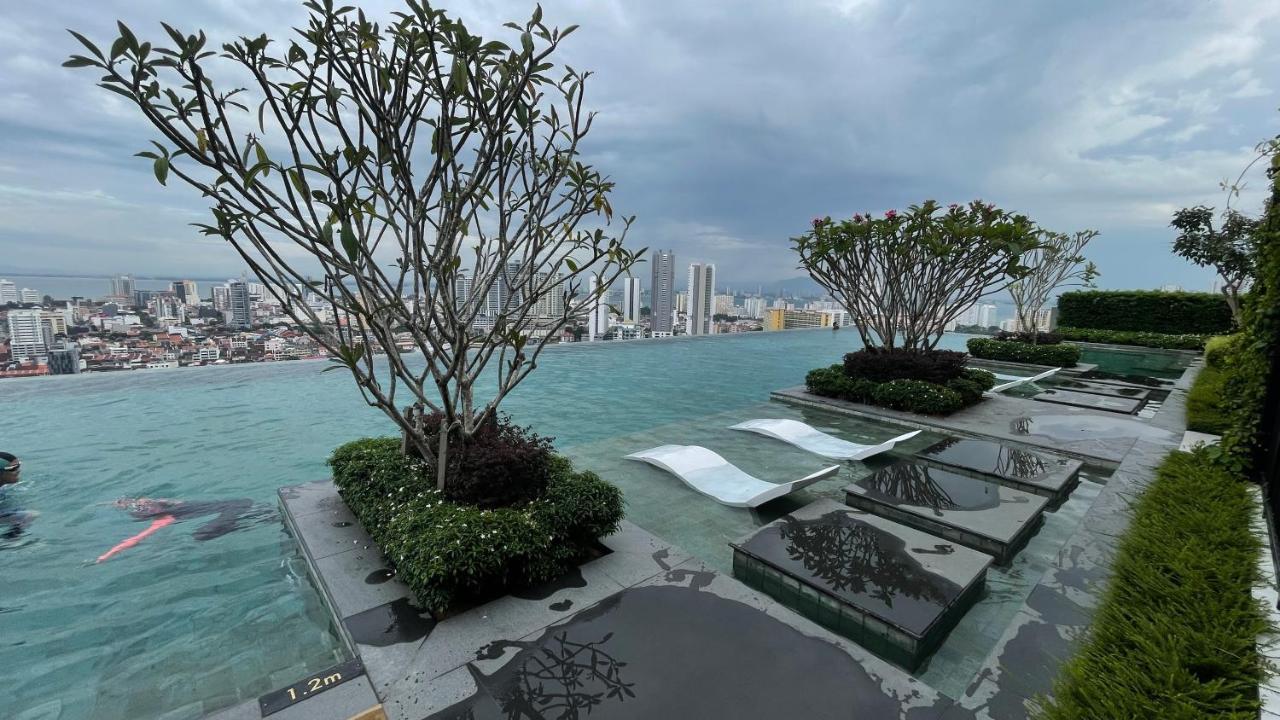 Beacon Executive 2br At By Wl George Town