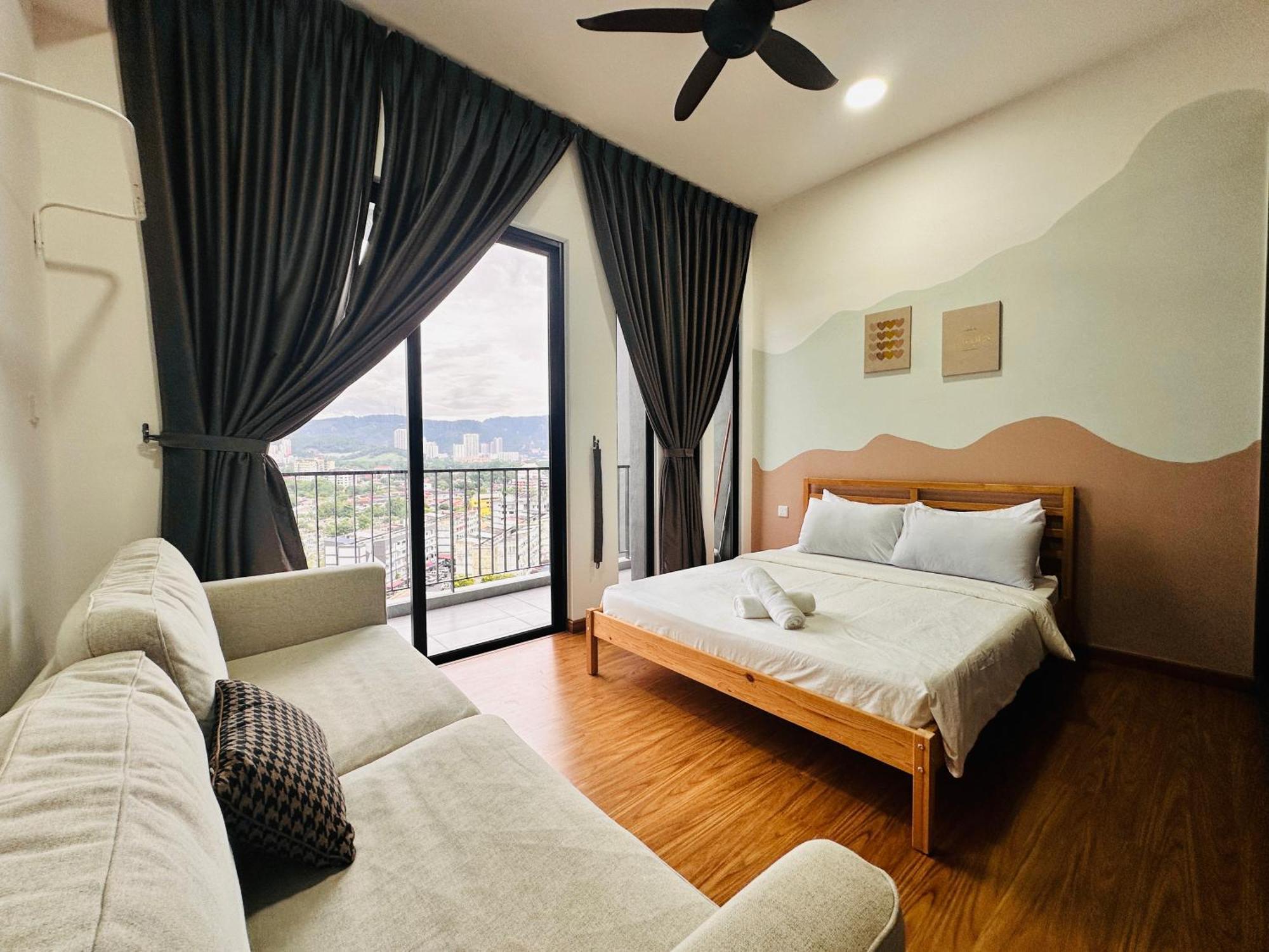 Beacon Executive 2br At By Wl George Town
