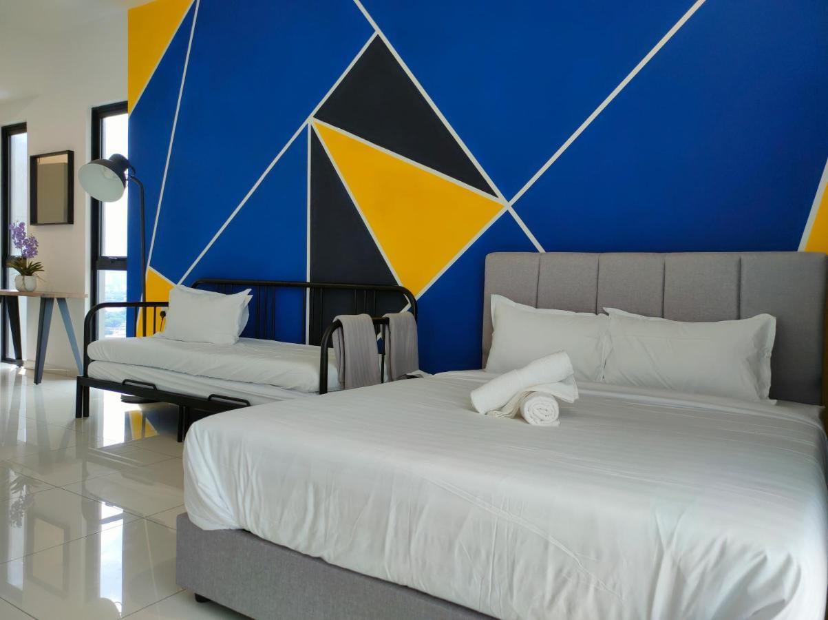 Beacon Executive 2br At By Wl George Town