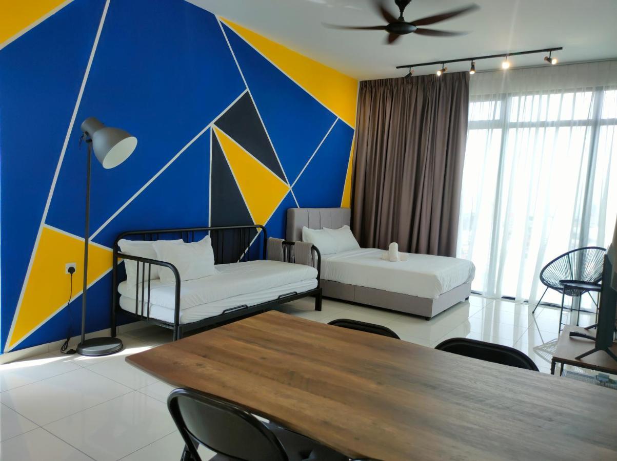 Beacon Executive 2br At By Wl George Town